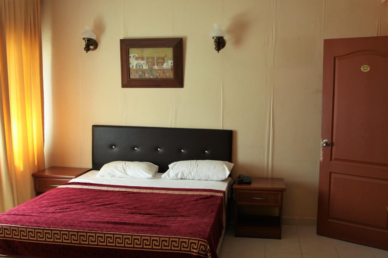 Kasgar Court Hotel Agia Varvara ภายนอก รูปภาพ