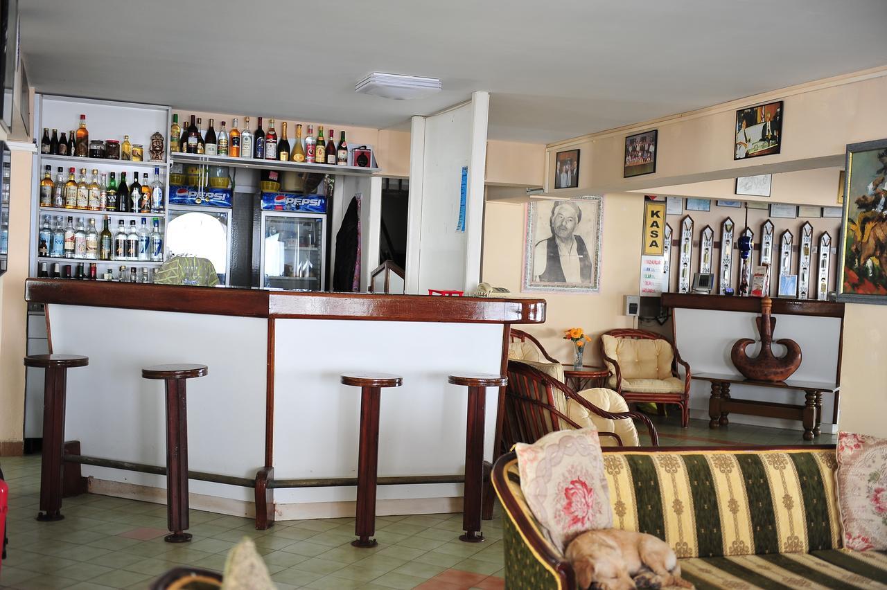 Kasgar Court Hotel Agia Varvara ภายนอก รูปภาพ