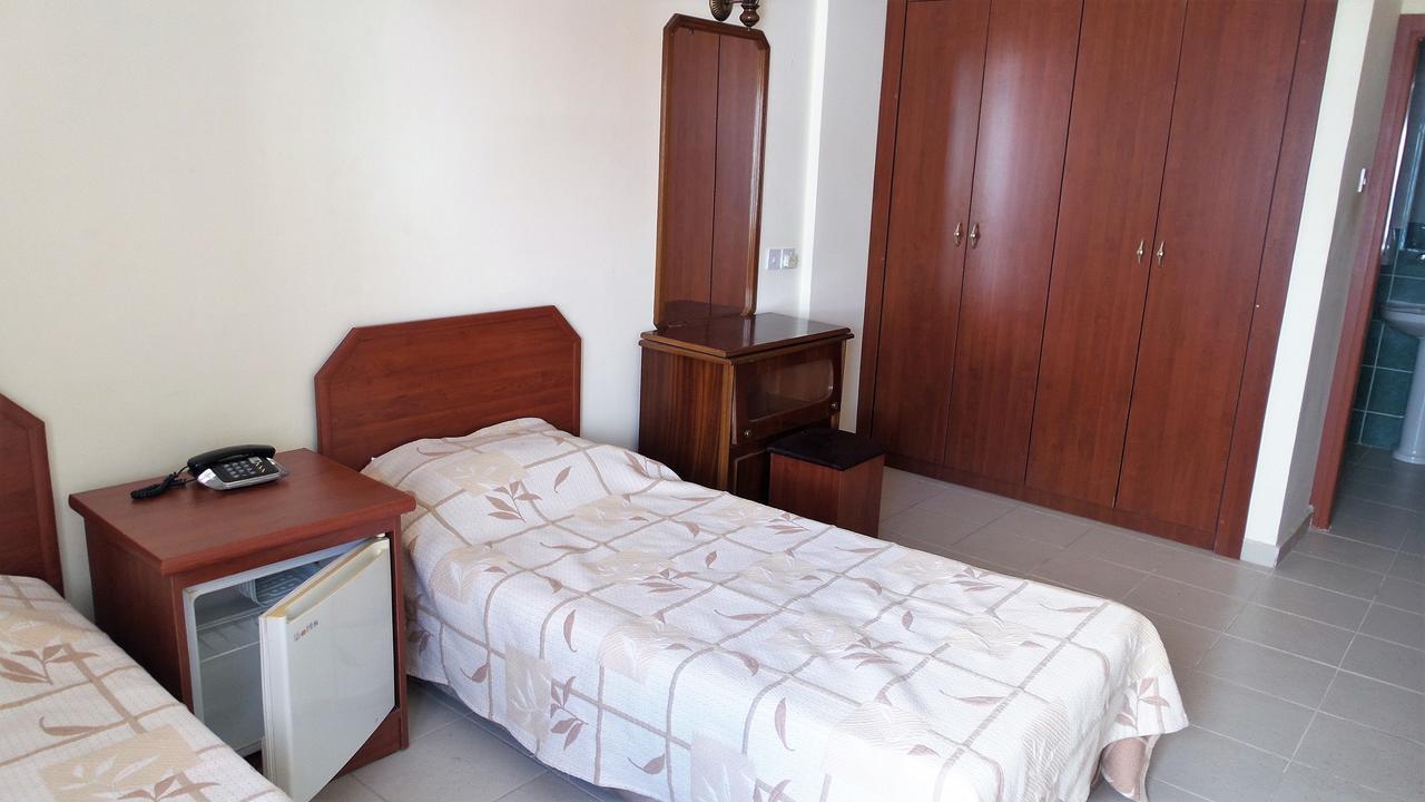 Kasgar Court Hotel Agia Varvara ภายนอก รูปภาพ